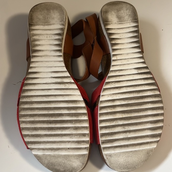 Leather and suede sandals. Size 38 (US8) purchased in Barcelona, made in Spain. - Picture 3 of 4